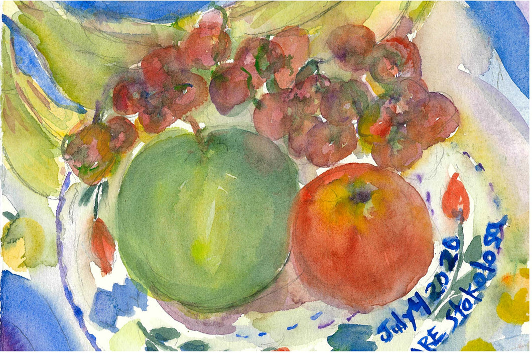 Red Grapes with Apple and Peach